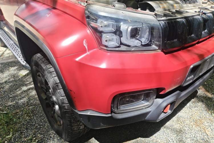 Used BAIC Off-Road BJ40 2021 2.0D Automatic Four-Wheel Drive Blade Hero Edition Adventurer Model (with Front and Rear Electronic Locks) Right Front Headlight