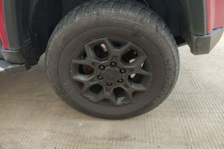 Used BAIC Off-Road BJ40 2021 2.0D Automatic Four-Wheel Drive Blade Hero Edition Adventurer Type Right Front Wheel Hub