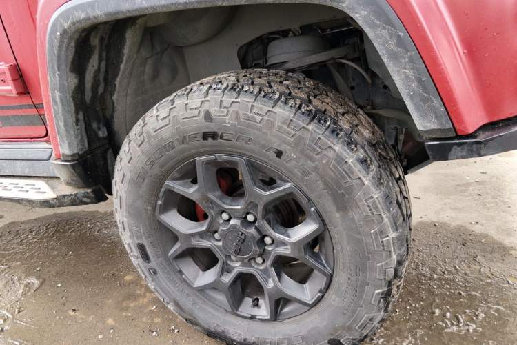 Used BAIC Off-Road BJ40 2021 2.0D Automatic Four-Wheel Drive Blade Hero Edition Adventurer Type Right Front Wheel Hub