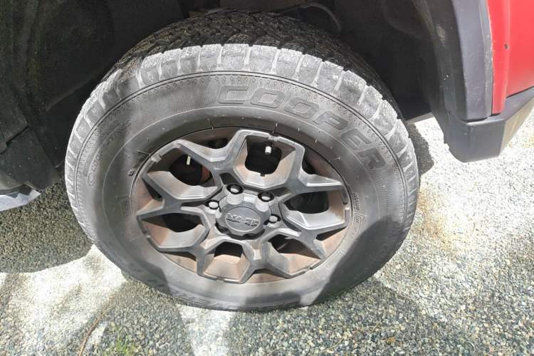Used BAIC Off-Road BJ40 2021 2.0D Automatic Four-Wheel Drive Blade Hero Edition Adventurer Model (with Front and Rear Electronic Locks) Right Front Wheel Hub