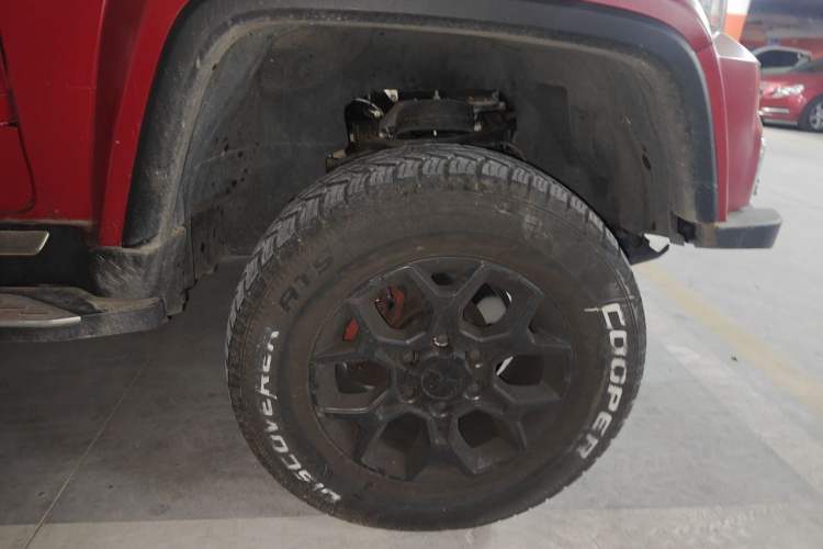 Used BAIC Off-Road BJ40 2021 2.0D Automatic Four-Wheel Drive Blade Hero Edition Adventurer Type Right Front Wheel Hub