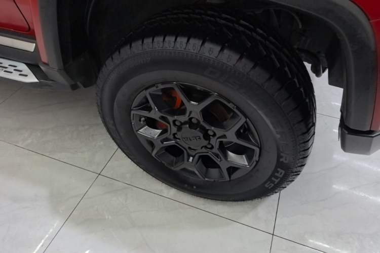 Used BAIC Off-Road BJ40 2021 2.3T Automatic Four-Wheel Drive Blade Hero Edition Supreme Version Right Front Wheel Hub