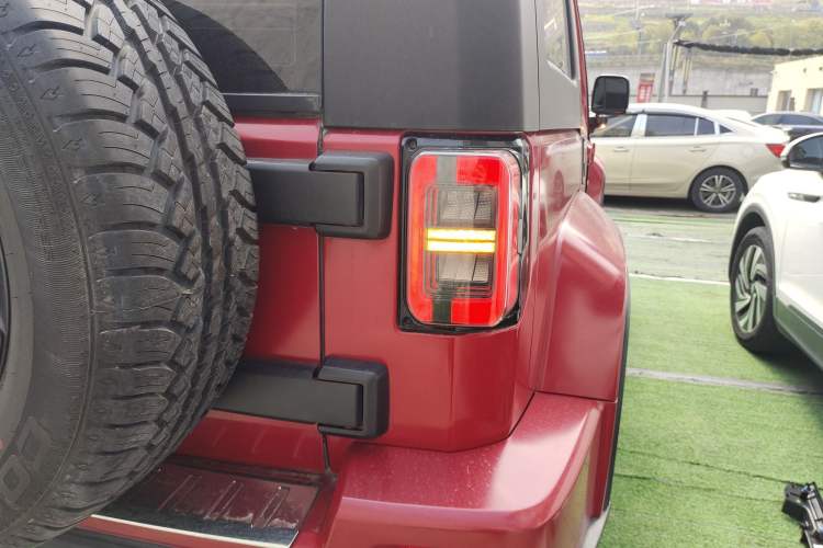 Used BAIC Off-Road BJ40 2021 2.0D Automatic Four-Wheel Drive Blade Hero Edition Adventurer Type Right Rear Taillight