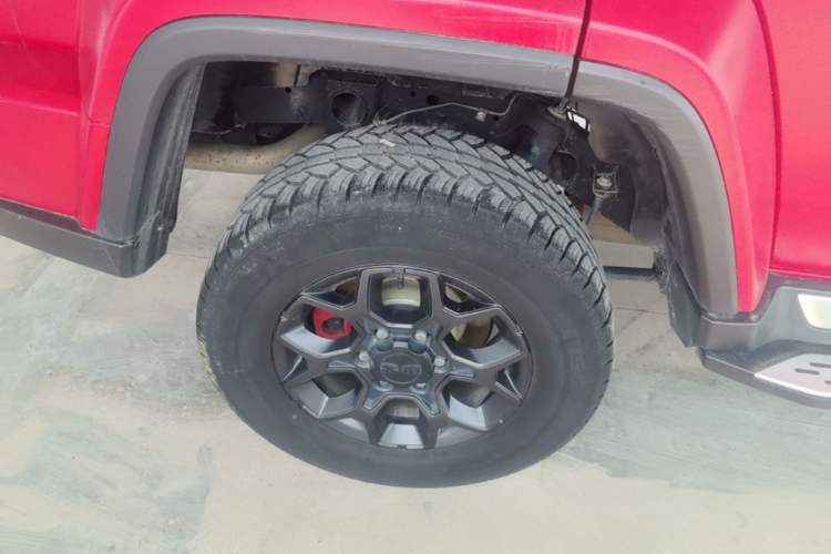 Used BAIC Off-Road BJ40 2021 2.0D Automatic Four-Wheel Drive Blade Hero Edition Adventurer Type Right Rear Wheel Hub