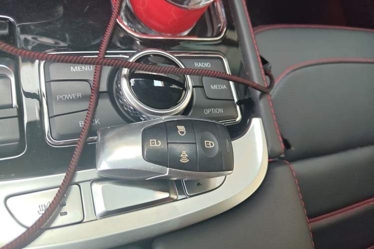 Used BAIC Off-Road BJ40 2021 2.0D Automatic Four-Wheel Drive Blade Hero Edition Adventurer Type Vehicle Key