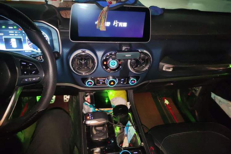 Used BAIC Off-Road BJ40 2021 2.0T Automatic Four-Wheel Drive Ring the Tower Champion Edition Audio And AC Panel