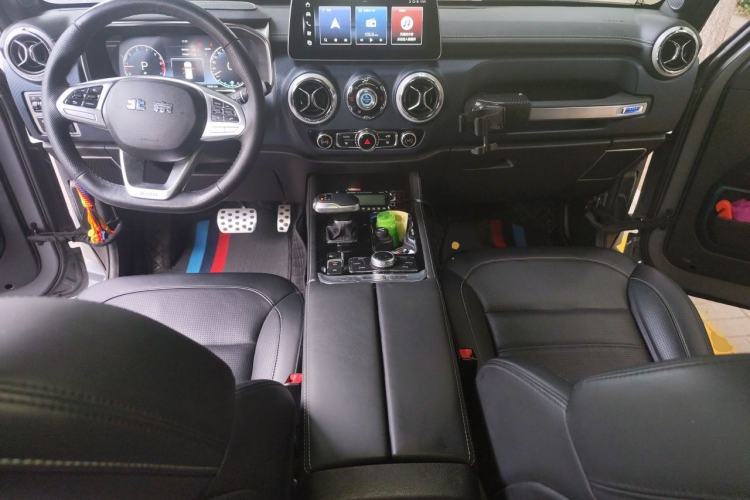 Used BAIC Off-Road BJ40 2021 2.0T Automatic Four-Wheel Drive Ring the Tower Champion Edition Center Console