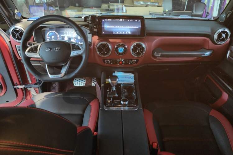 Used BAIC Off-Road BJ40 2021 2.3T Automatic Four-Wheel Drive Blade Hero Edition Supreme Version Center Console