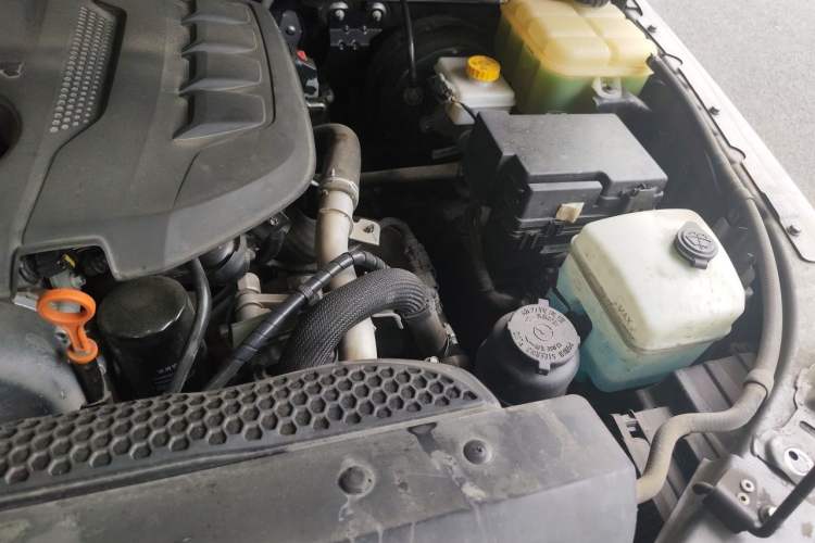 Used BAIC Off-Road BJ40 2021 2.0T Automatic Four-Wheel Drive Ring the Tower Champion Edition Engine Bay Left