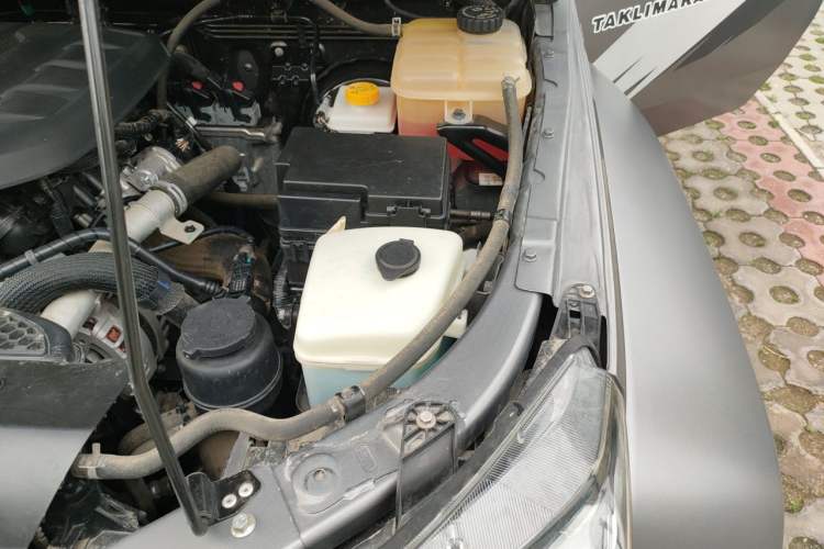 Used BAIC Off-Road BJ40 2021 2.0T Automatic Four-Wheel Drive Ring the Tower Champion Edition Engine Bay Left