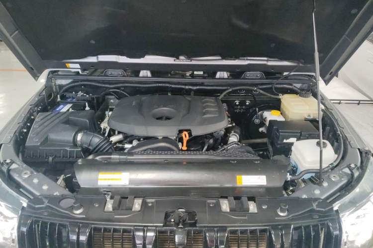 Used BAIC Off-Road BJ40 2021 2.0T Automatic Four-Wheel Drive Ring the Tower Champion Edition Engine Bay
