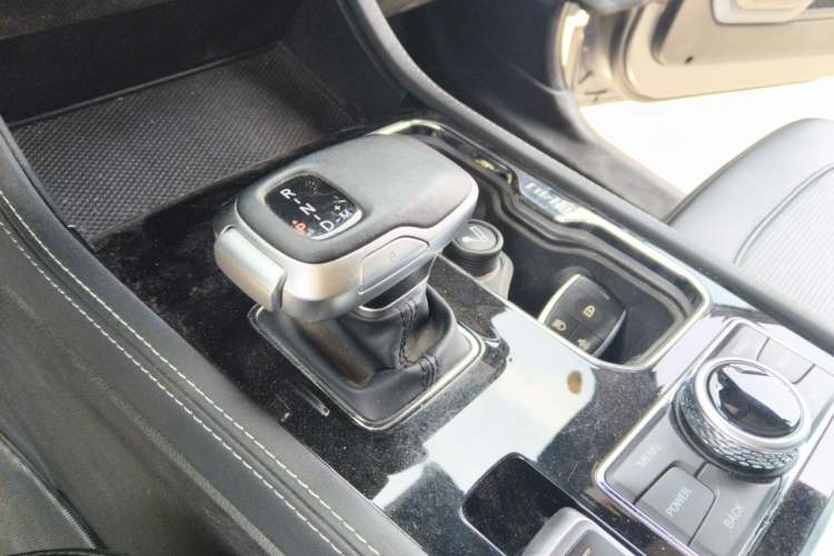 Used BAIC Off-Road BJ40 2021 2.0T Automatic Four-Wheel Drive Ring the Tower Champion Edition Gear Lever