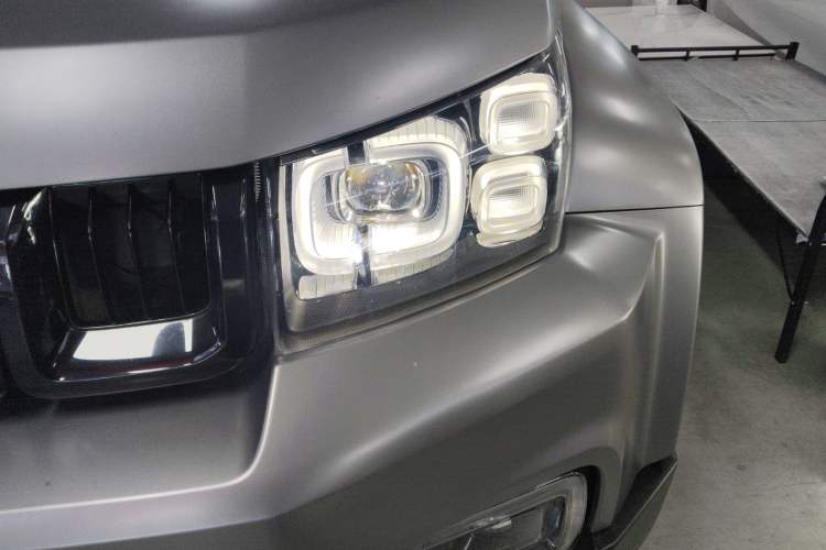 Used BAIC Off-Road BJ40 2021 2.0T Automatic Four-Wheel Drive Ring the Tower Champion Edition Left Front Headlight