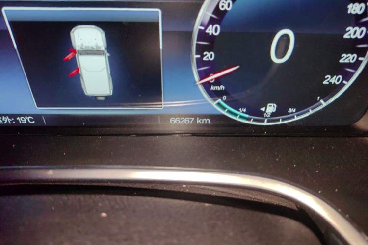 Used BAIC Off-Road BJ40 2021 2.0T Automatic Four-Wheel Drive Ring the Tower Champion Edition Odometer Close Up