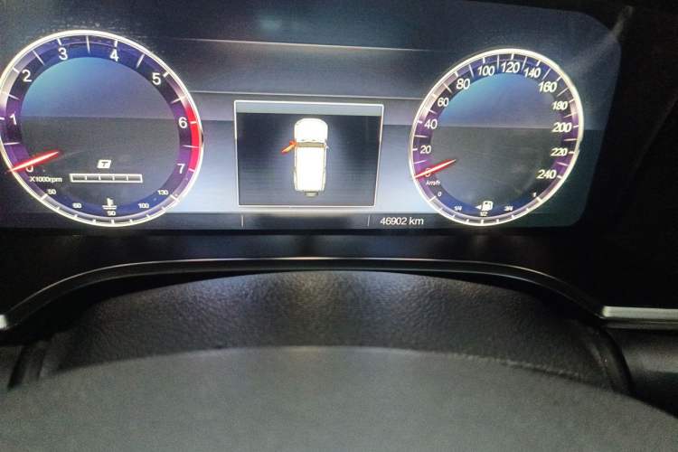 Used BAIC Off-Road BJ40 2021 2.0T Automatic Four-Wheel Drive Ring the Tower Champion Edition Odometer Close Up