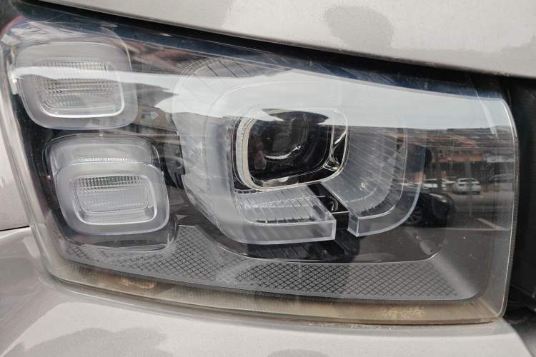 Used BAIC Off-Road BJ40 2021 2.0T Automatic Four-Wheel Drive Ring the Tower Champion Edition Right Front Headlight