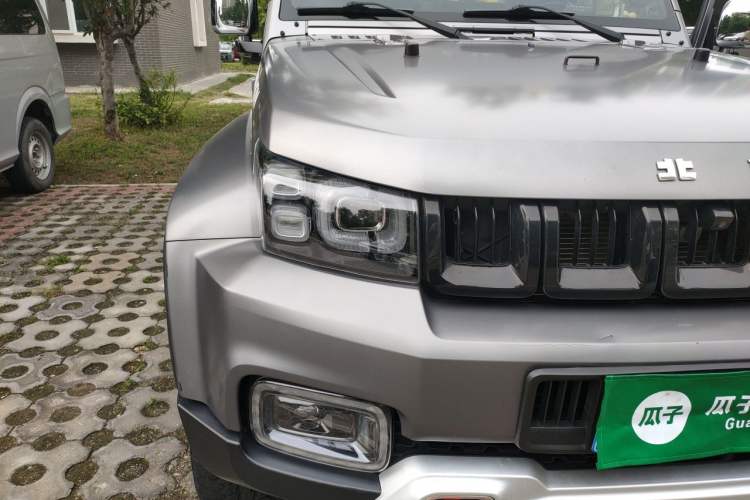 Used BAIC Off-Road BJ40 2021 2.0T Automatic Four-Wheel Drive Ring the Tower Champion Edition Right Front Headlight