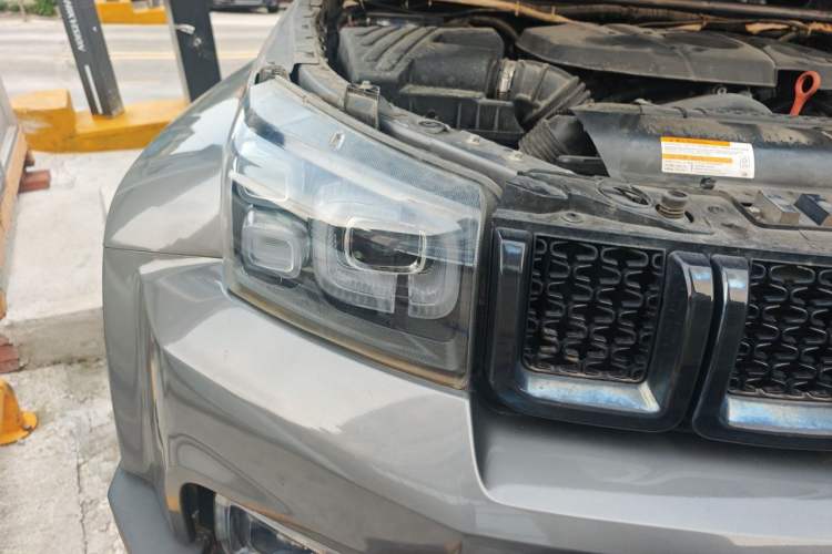 Used BAIC Off-Road BJ40 2021 2.0T Automatic Four-Wheel Drive Ring the Tower Champion Edition Right Front Headlight