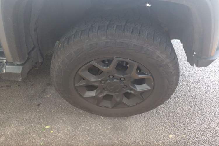 Used BAIC Off-Road BJ40 2021 2.0T Automatic Four-Wheel Drive Ring the Tower Champion Edition Right Front Wheel Hub