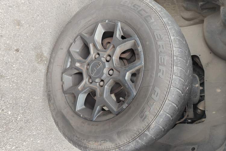 Used BAIC Off-Road BJ40 2021 2.0T Automatic Four-Wheel Drive Ring the Tower Champion Edition Right Front Wheel Hub