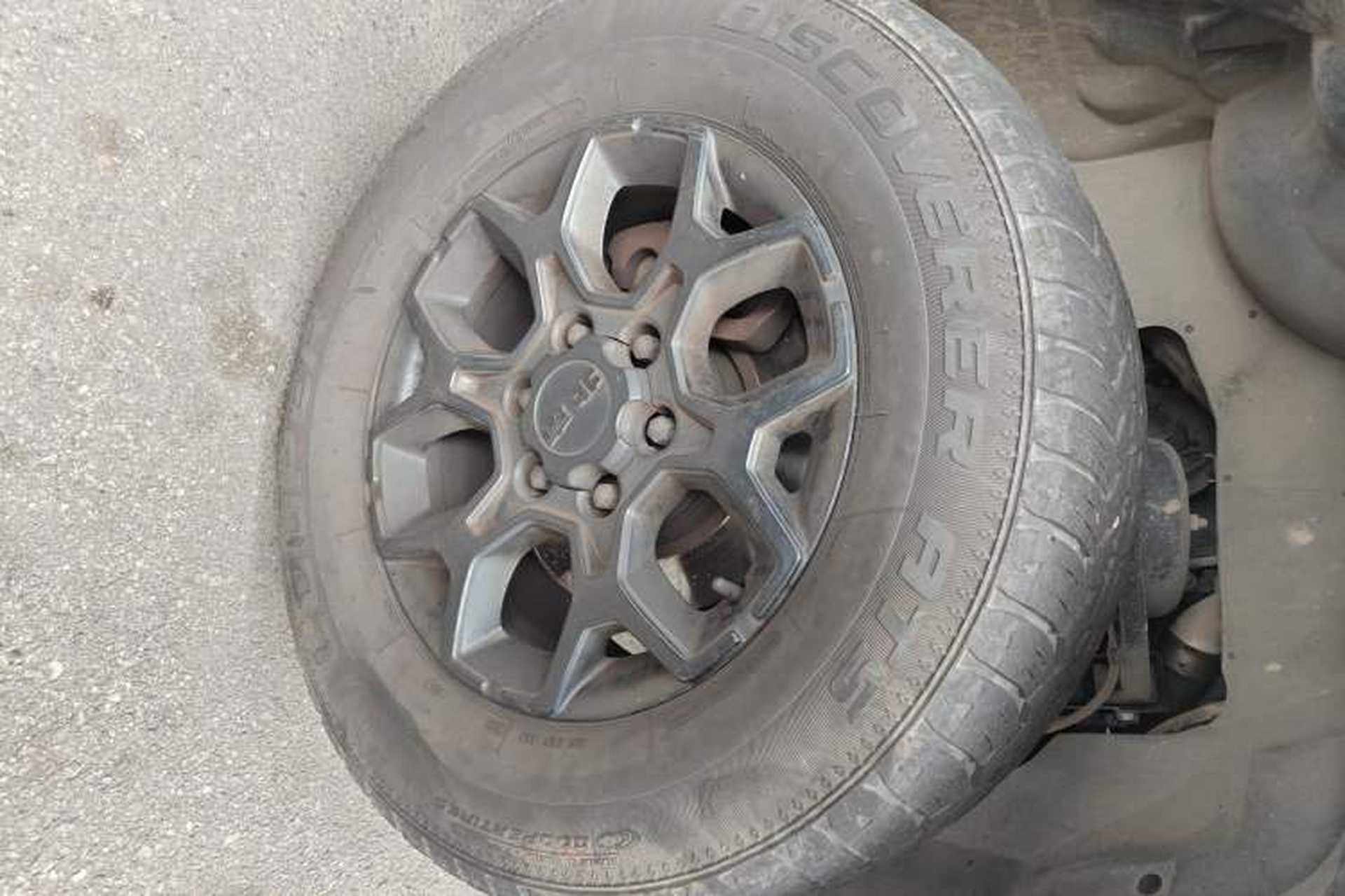 Used BAIC Off-Road BJ40 2021 2.0T Automatic Four-Wheel Drive Ring the Tower Champion Edition Right Front Wheel Hub