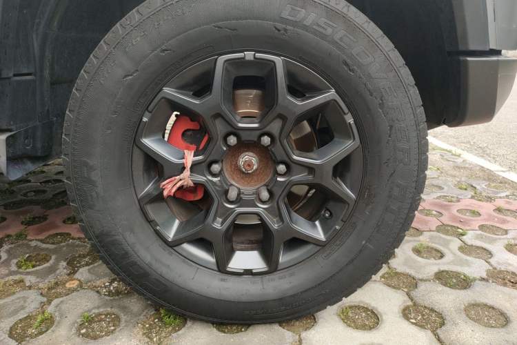 Used BAIC Off-Road BJ40 2021 2.0T Automatic Four-Wheel Drive Ring the Tower Champion Edition Right Front Wheel Hub