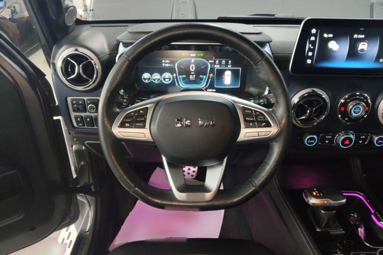 Used BAIC Off-Road BJ40 2021 2.0T Automatic Four-Wheel Drive Ring the Tower Champion Edition Steering Wheel