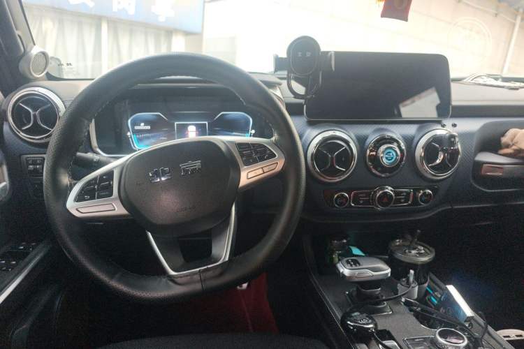 Used BAIC Off-Road BJ40 2021 2.0T Automatic Four-Wheel Drive Ring the Tower Champion Edition Steering Wheel