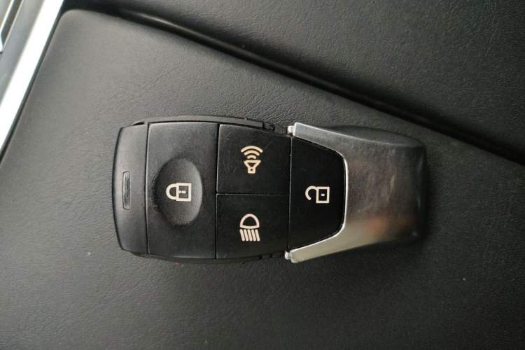 Used BAIC Off-Road BJ40 2021 2.0T Automatic Four-Wheel Drive Ring the Tower Champion Edition Vehicle Key