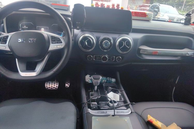 Used BAIC Off-Road BJ40 2021 2.3T Automatic Four-Wheel Drive Blade Hero Edition Supreme Version Center Console
