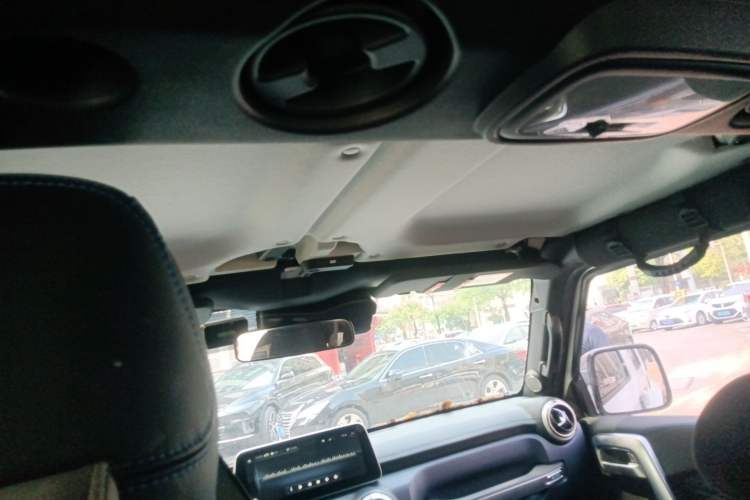 Used BAIC Off-Road BJ40 2021 2.0D Automatic Four-Wheel Drive Blade Hero Edition Adventurer Model (with Front and Rear Electronic Locks) Headliner