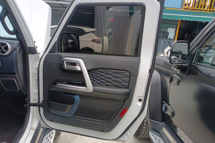Used BAIC Off-Road BJ40 2021 2.0D Automatic Four-Wheel Drive Blade Hero Edition Adventurer Type Interior 5