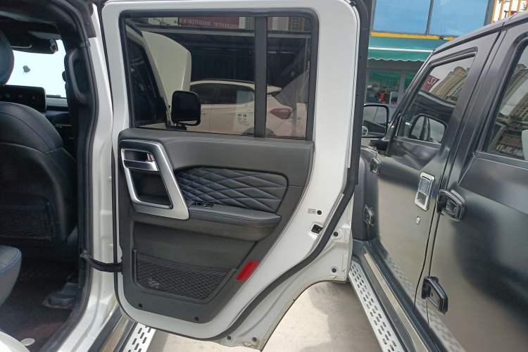 Used BAIC Off-Road BJ40 2021 2.0D Automatic Four-Wheel Drive Blade Hero Edition Adventurer Type Interior 6