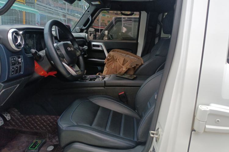 Used BAIC Off-Road BJ40 2021 2.0D Automatic Four-Wheel Drive Blade Hero Edition Adventurer Type Left Front Seat