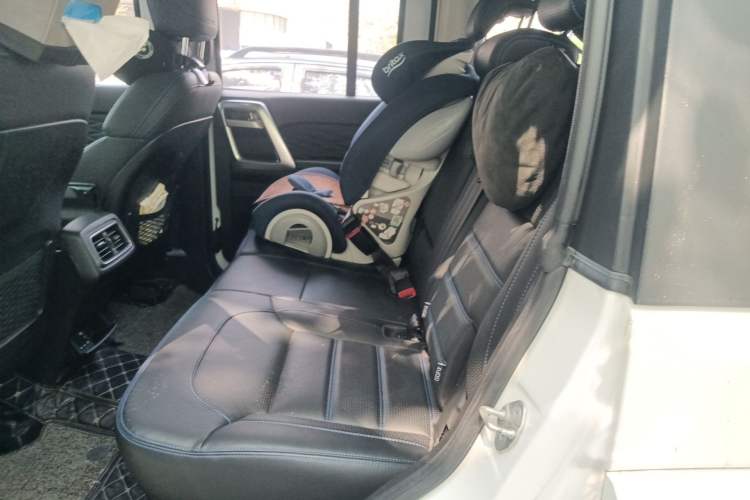 Used BAIC Off-Road BJ40 2021 2.0D Automatic Four-Wheel Drive Blade Hero Edition Adventurer Model (with Front and Rear Electronic Locks) Left Rear Seat