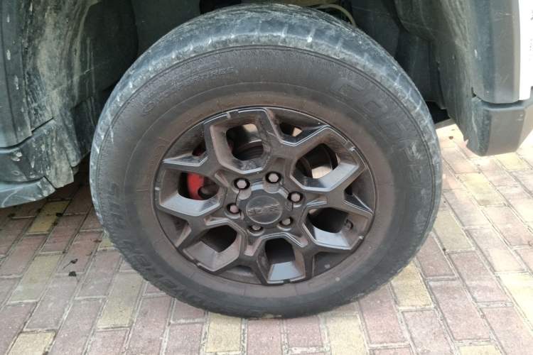 Used BAIC Off-Road BJ40 2021 2.0D Automatic Four-Wheel Drive Blade Hero Edition Adventurer Model (with Front and Rear Electronic Locks) Right Front Wheel Hub