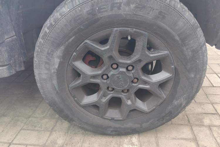 Used BAIC Off-Road BJ40 2021 2.3T Automatic Four-Wheel Drive Blade Hero Edition Supreme Version Right Front Wheel Hub