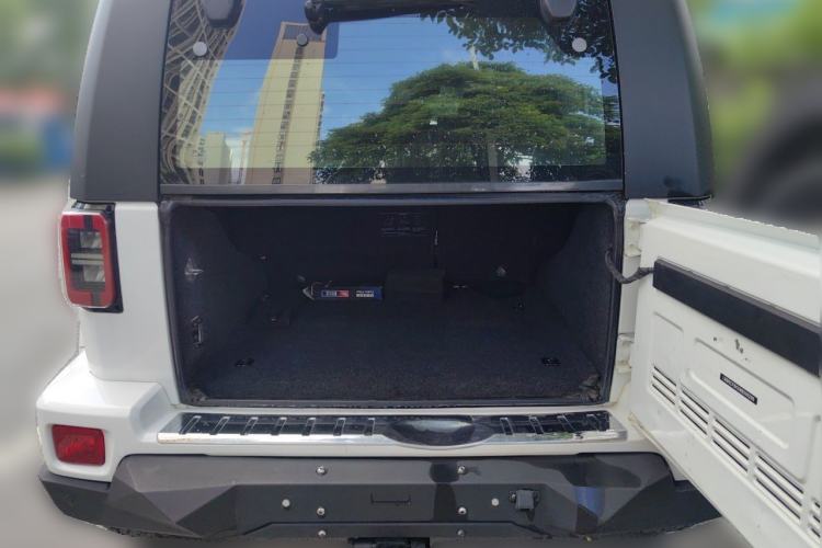 Used BAIC Off-Road BJ40 2021 2.0D Automatic Four-Wheel Drive Blade Hero Edition Pioneer Model Trunk