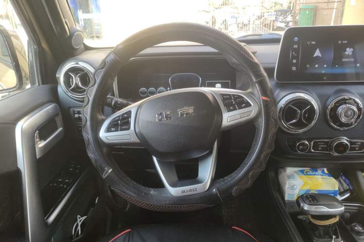 Used BAIC Off-Road BJ40 2021 2.0T Automatic Four-Wheel Drive Ring the Tower Champion Edition Steering Wheel