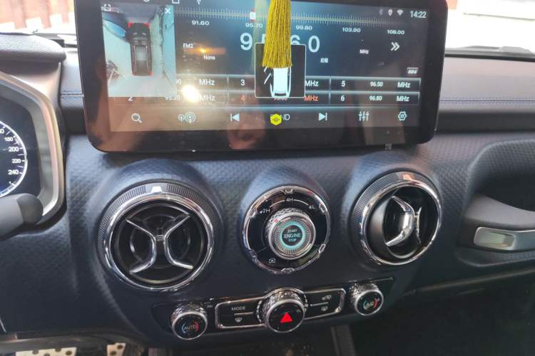 Used BAIC Off-Road BJ40 2022 2.0T Automatic Four-Wheel Drive Business Edition Audio And AC Panel