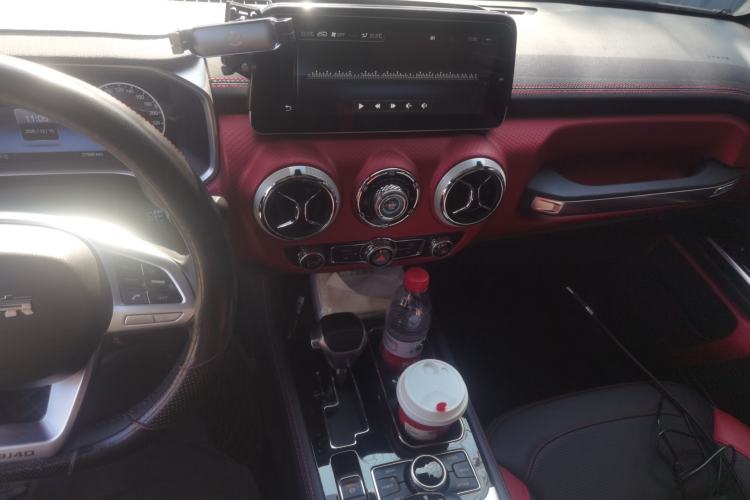Used BAIC Off-Road BJ40 2022 2.3T Automatic All-Wheel Drive Excellence Edition Audio And AC Panel