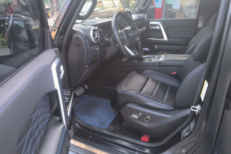 Used BAIC Off-Road BJ40 2022 2.0T Automatic Four-Wheel Drive Ring of the Tower Champion Edition Driver Seat