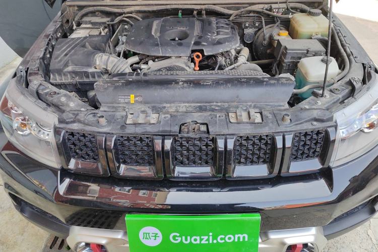 Used BAIC Off-Road BJ40 2022 2.0T Automatic Four-Wheel Drive Business Edition Engine Bay