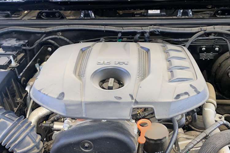 Used BAIC Off-Road BJ40 2022 2.0T Automatic Four-Wheel Drive Business Edition Engine Bay