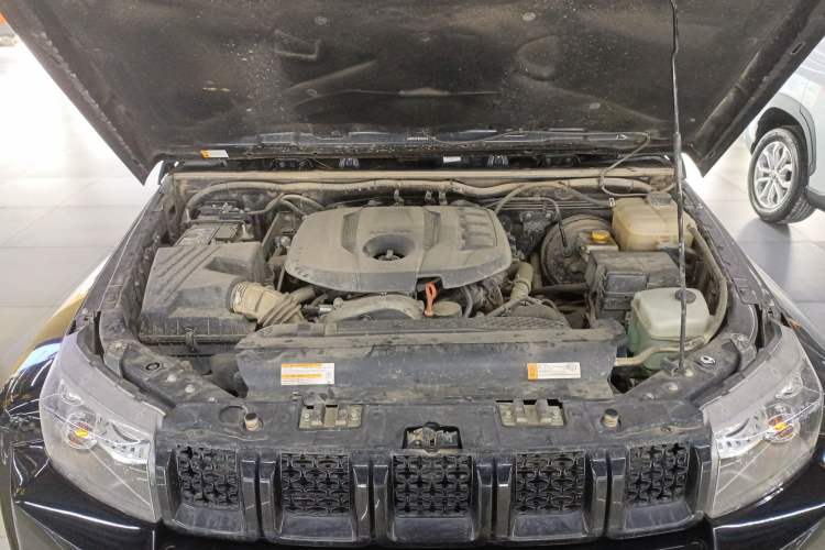 Used BAIC Off-Road BJ40 2022 2.0T Automatic Four-Wheel Drive Business Edition Engine Bay