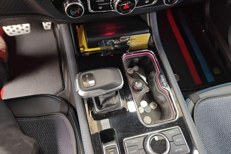 Used BAIC Off-Road BJ40 2022 2.0T Automatic Four-Wheel Drive Business Edition Gear Lever