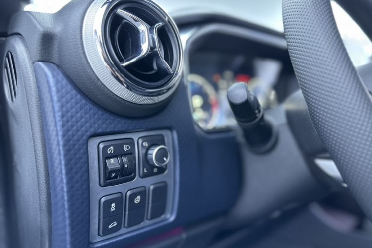 Used BAIC Off-Road BJ40 2022 2.0T Automatic Four-Wheel Drive Business Edition Interior 1