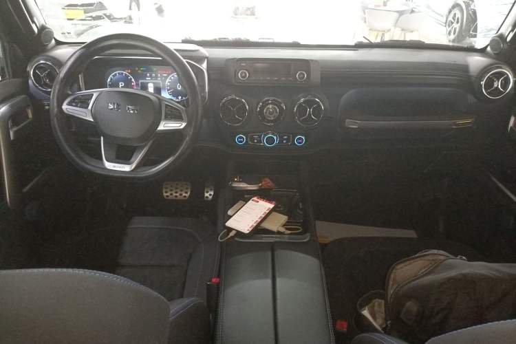 Used BAIC Off-Road BJ40 2022 2.0T Automatic Four-Wheel Drive Business Edition Interior 2