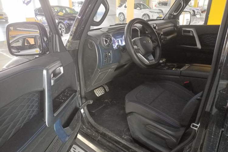 Used BAIC Off-Road BJ40 2022 2.0T Automatic Four-Wheel Drive Business Edition Interior 3