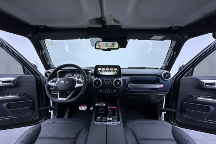 Used BAIC Off-Road BJ40 2022 2.0T Automatic Four-Wheel Drive Business Edition Interior 5